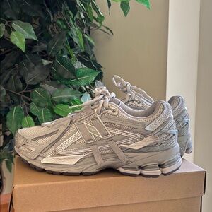 New Balance 1906A Concrete Silver Metallic M1906AG